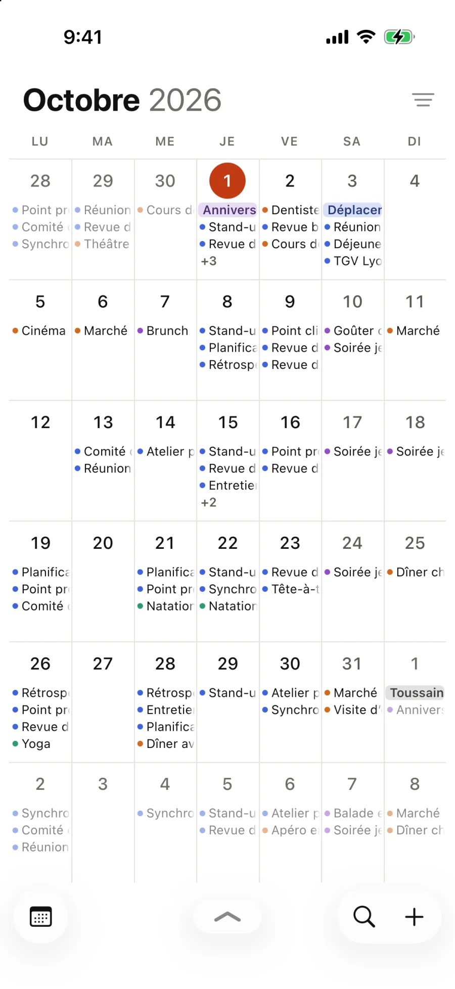 Octobre en plein écran, avec le titre des événements dans chaque jour.
